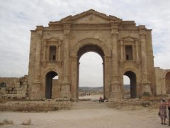 01-Hadrian's Arch